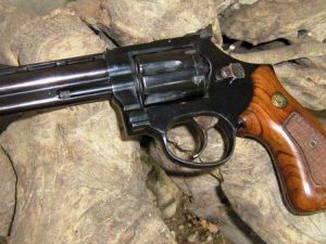 REVÓLVER CALIBRE 38 SPL