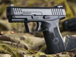 PISTOLA IWI